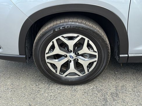 Certified 2023 Subaru Forester Premium AWD/4WD image 10