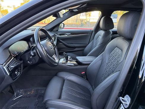 Used 2023 BMW 530e xDrive image 26