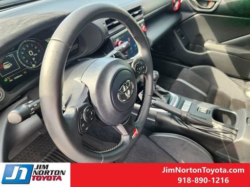 Used 2025 Toyota GR86 Premium w/ ALL Weather Mat Package (TMS) RWD image 26