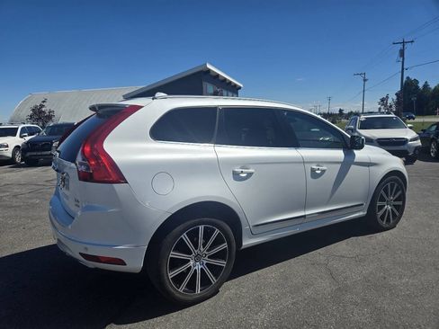 Used 2015 Volvo XC60 T6 w/ Proximity Package AWD/4WD image 7