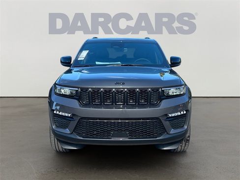 New 2025 Jeep Grand Cherokee Limited w/ Black Appearance Package image 2