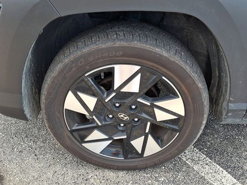 Used 2024 Hyundai Kona SEL AWD/4WD image 4