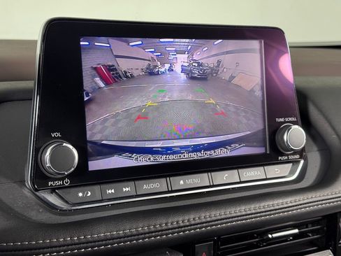 Used 2022 Nissan Rogue SV image 17