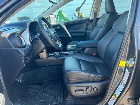 Used 2015 Toyota RAV4 Limited image 17