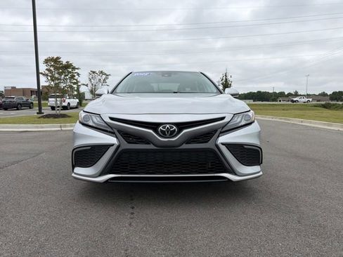 Used 2022 Toyota Camry XSE FWD image 8