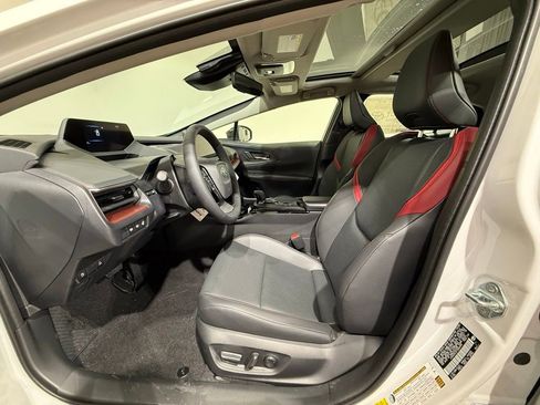 New 2026 Toyota Prius Plug-In Hybrid FWD image 12