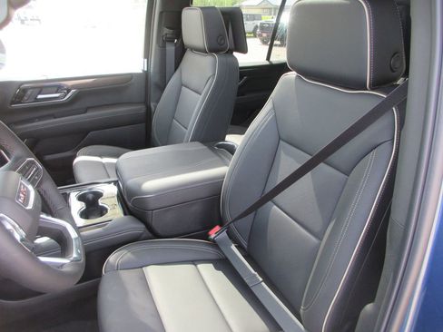 New 2026 GMC Yukon Elevation w/ Elevation Premium Package AWD/4WD image 11