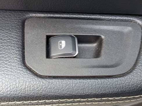 Used 2025 RAM 1500 Laramie image 28