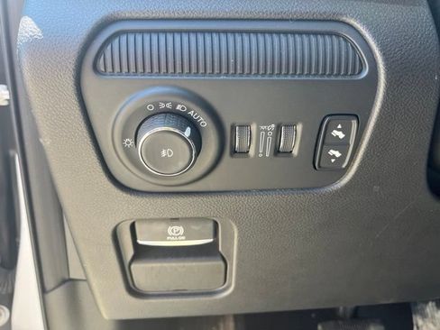 Used 2024 Jeep Wagoneer L Series II w/ Flexible Seating Group AWD/4WD image 6