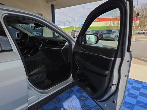 Used 2022 Jeep Grand Cherokee Limited 4xe AWD/4WD image 38