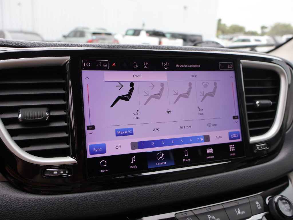 Used 2021 Chrysler Pacifica Touring-L FWD image 30