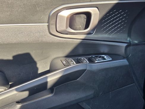 Used 2023 Kia Sorento S w/ Panoramic Sunroof Package FWD image 21