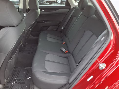 Used 2022 Kia K5 LXS image 7