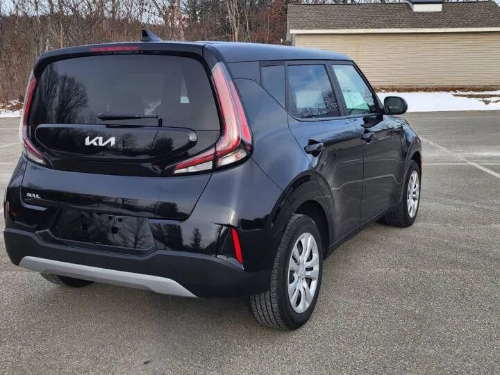 Used 2023 Kia Soul LX FWD image 6