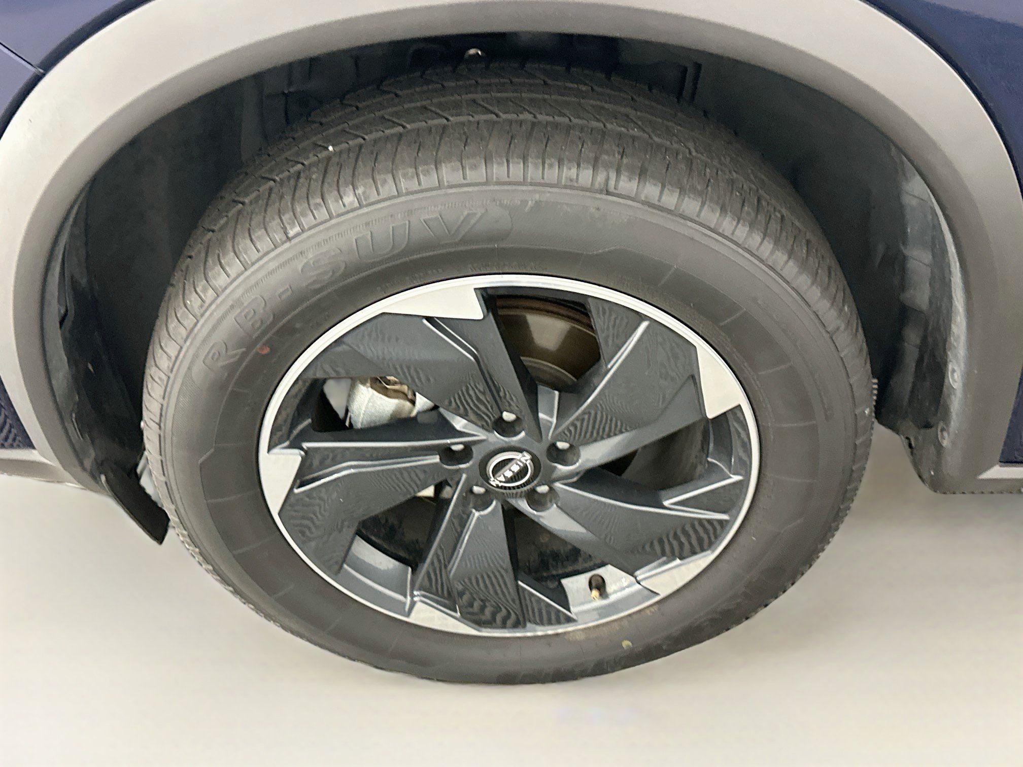 Used 2025 Nissan Rogue SV AWD/4WD image 11
