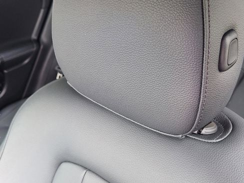 Used 2025 Mercedes-Benz C 300 Sedan image 81