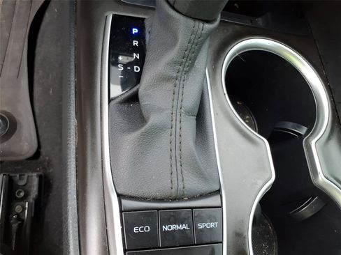 Used 2023 Toyota Camry LE image 23