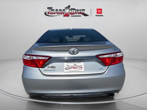 Used 2016 Toyota Camry SE w/ Moonroof Package FWD image 10