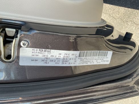 Used 2017 Dodge Grand Caravan SE w/ UConnect Hands-Free Group FWD image 18