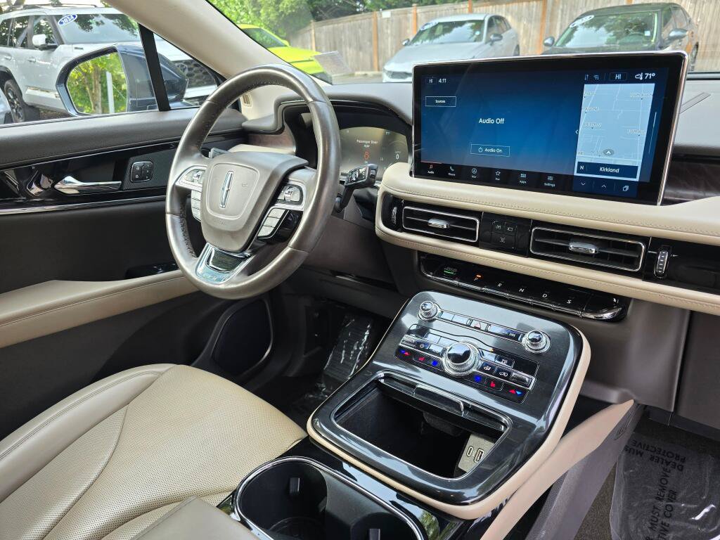 Used 2022 Lincoln Nautilus Reserve w/ Equipment Group 201A AWD/4WD image 10