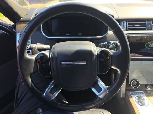 Used 2019 Land Rover Range Rover image 2