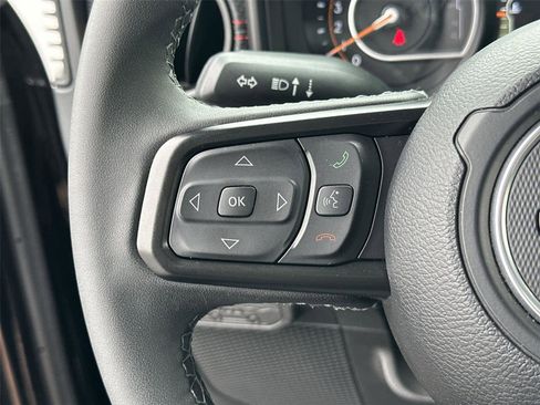 Used 2026 Jeep Wrangler Unlimited Rubicon AWD/4WD image 23