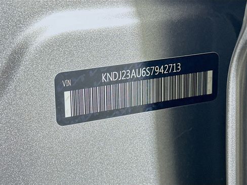 Used 2025 Kia Soul LX w/ LX Technology Package image 12