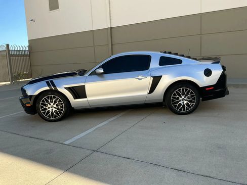 Used 2014 Ford Mustang Coupe RWD image 8