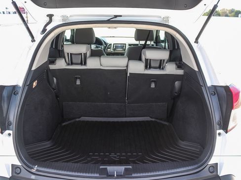 Certified 2021 Honda HR-V LX image 26