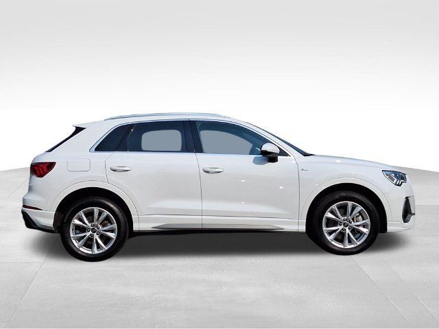 Used 2025 Audi Q3 2.0T Premium AWD/4WD image 7