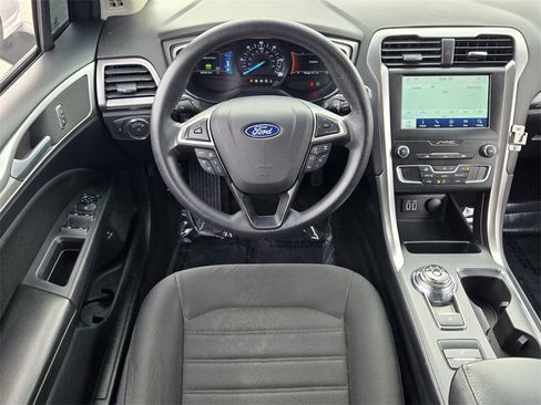 Used 2020 Ford Fusion SE image 13