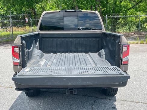 Used 2021 Nissan Titan PRO-4X w/ Pro-4x Convenience Package AWD/4WD image 4