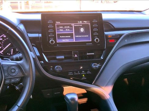 Used 2022 Toyota Camry SE image 6