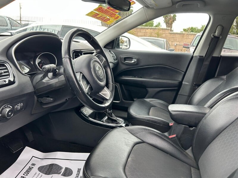Used 2019 Jeep Compass Latitude FWD image 13