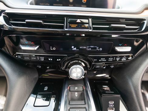 Certified 2022 Acura MDX SH-AWD w/ Technology Package image 36