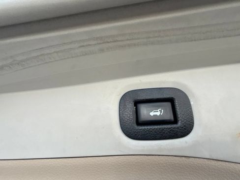 Used 2018 Nissan Rogue SV FWD image 30