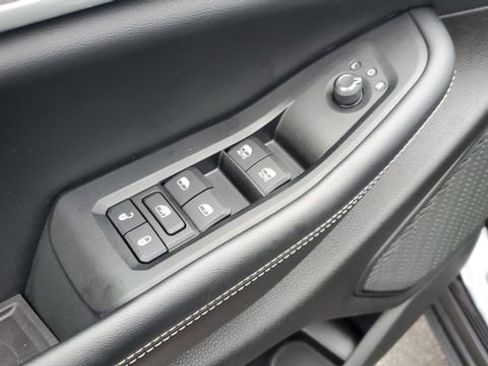 Certified 2023 Jeep Grand Cherokee Limited image 11