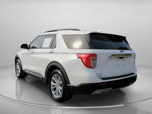 Certified 2020 Ford Explorer XLT w/ Equipment Group 202A image 20