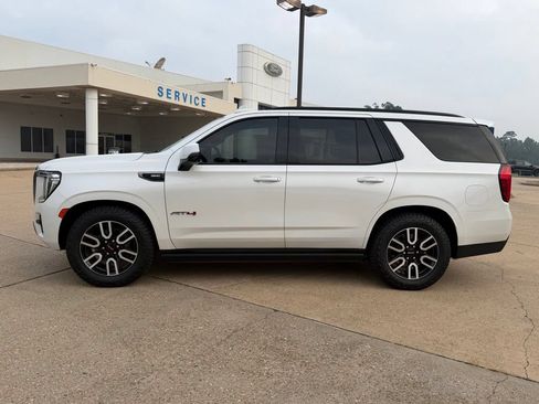 Used 2021 GMC Yukon AT4 w/ AT4 Premium Plus Package AWD/4WD image 2