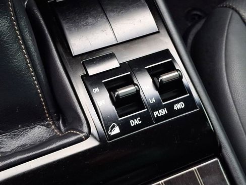 Used 2021 Lexus GX 460 Premium w/ Premium Package image 28