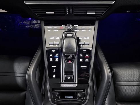 Used 2019 Porsche Cayenne S AWD/4WD image 25