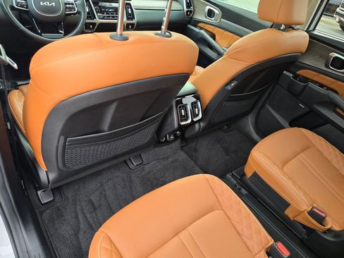 Used 2023 Kia Sorento SX Prestige image 27