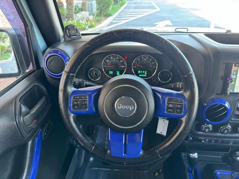 Used 2012 Jeep Wrangler Unlimited Sahara w/ Connectivity Group image 28