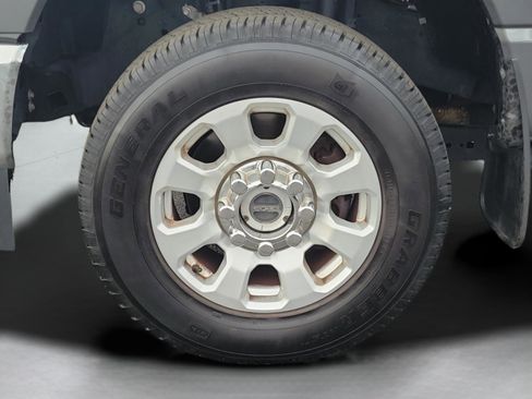 Used 2023 Ford F350 XLT image 28