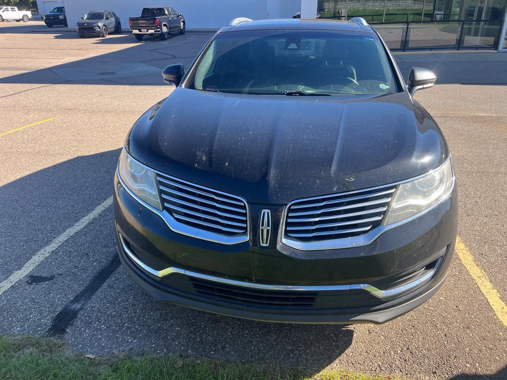 Used 2018 Lincoln MKX Reserve w/ Lincoln MKX Climate Package AWD/4WD image 2