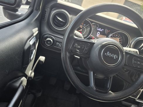 Used 2021 Jeep Wrangler Unlimited Sport AWD/4WD image 21