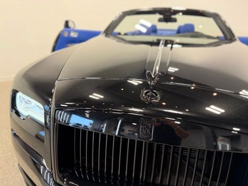 Used 2019 Rolls-Royce Dawn RWD image 16