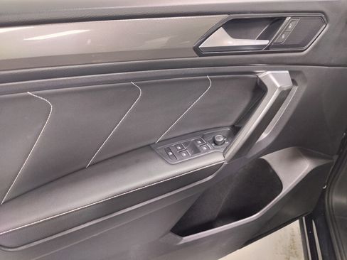 Certified 2022 Volkswagen Tiguan SE image 23