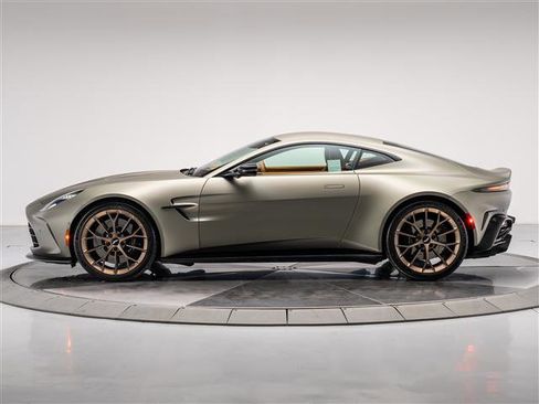 Used 2025 Aston Martin V8 Vantage Coupe image 13
