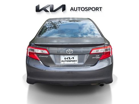 Used 2013 Toyota Camry SE FWD image 6